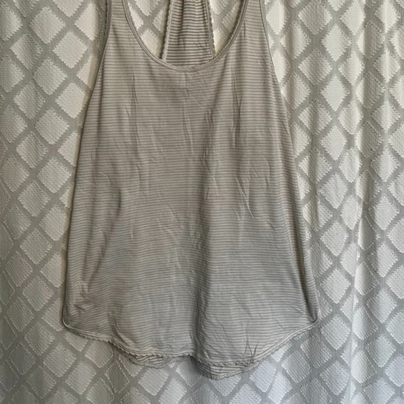 Lululemon white & gray striped racer back tank, size 8, good condition - Picture 4 of 5